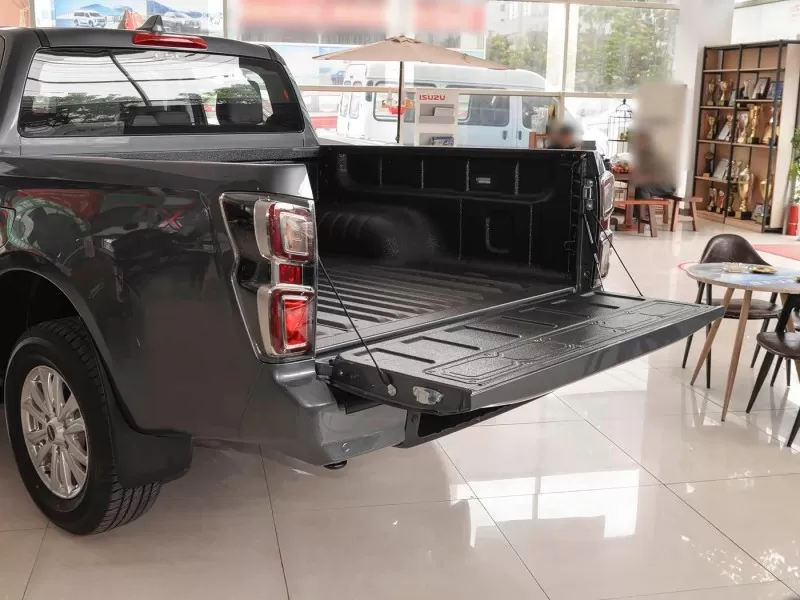 ايسوزو D-MAX كروس كانتري 3.0T 4X4 ديزل بيك اب من الصين