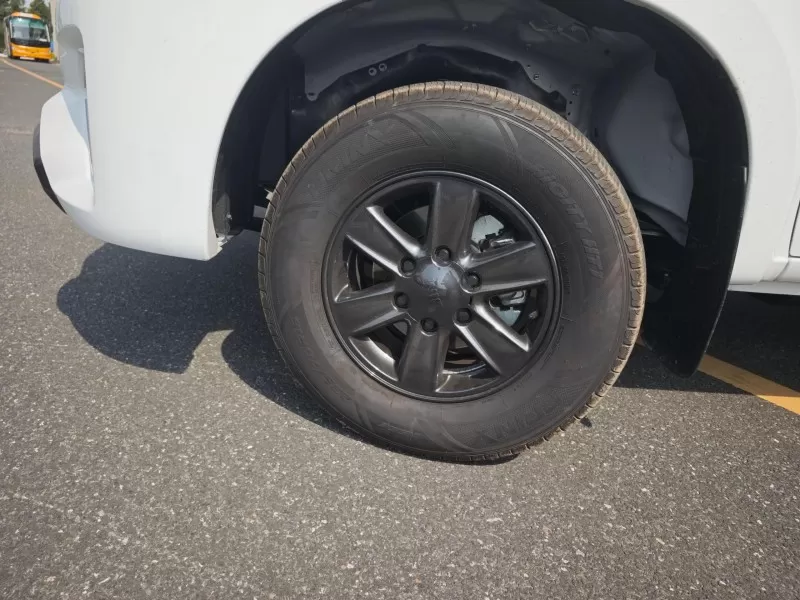بيك أب ديزل يدوي من إيسوزو RE-MAX مع غطاء شحن قابل للإزالة
