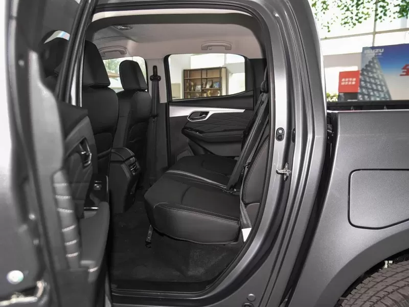 ايسوزو D-MAX كروس كانتري 3.0T 4X4 ديزل بيك اب من الصين