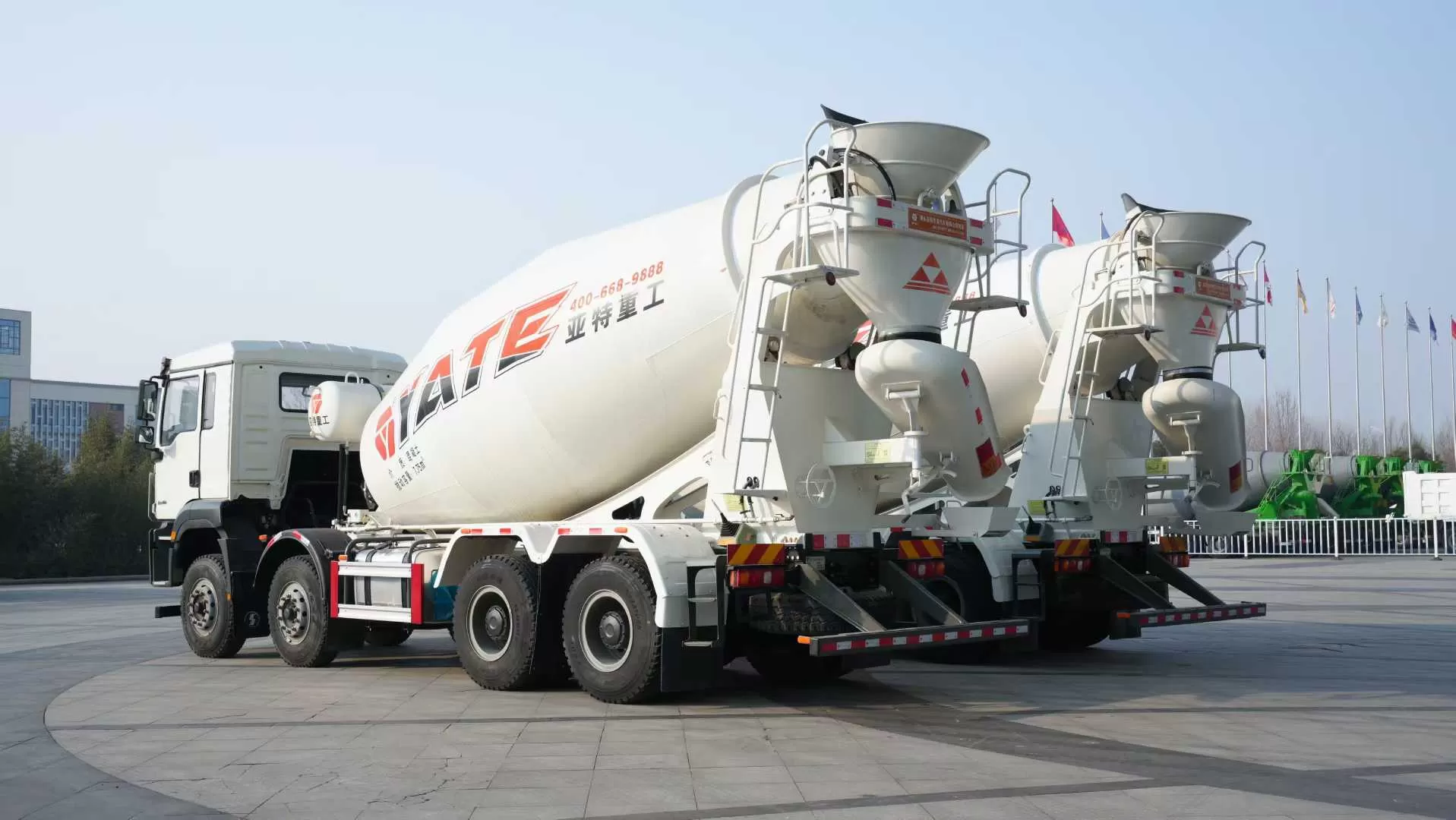 هيكل Howo + شاحنة خلط الخرسانة 8 × 4 للصناعة الثقيلة مركبة مستعملة عالية الجودة