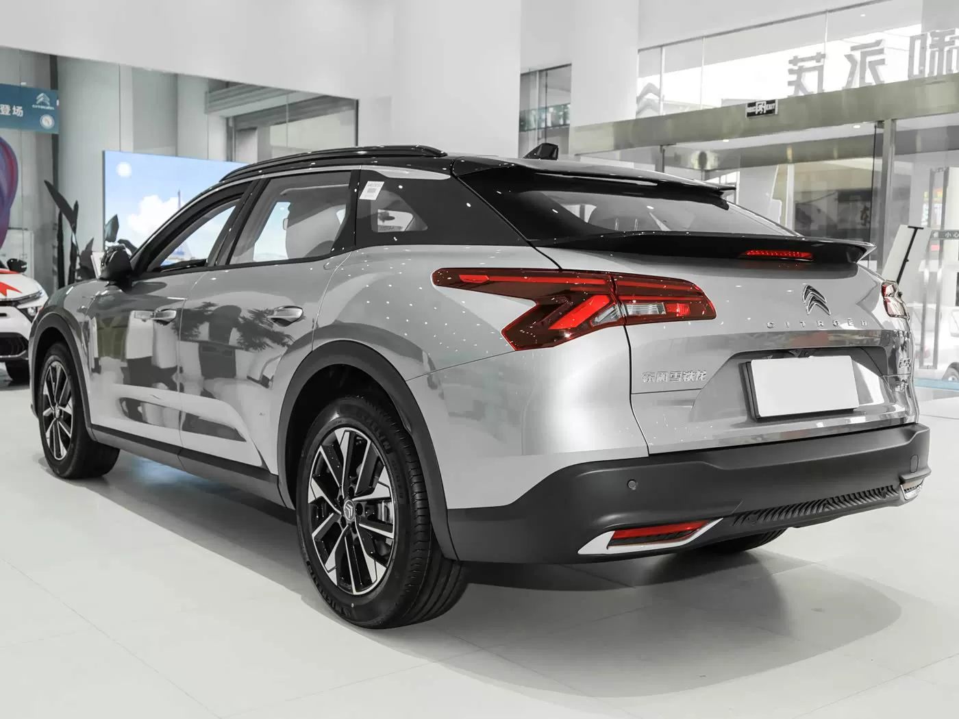 سيارة دونغفنغ سيتروين فيرساي C5X مستعملة للبيع – شركة سيلو لتصدير السيارات