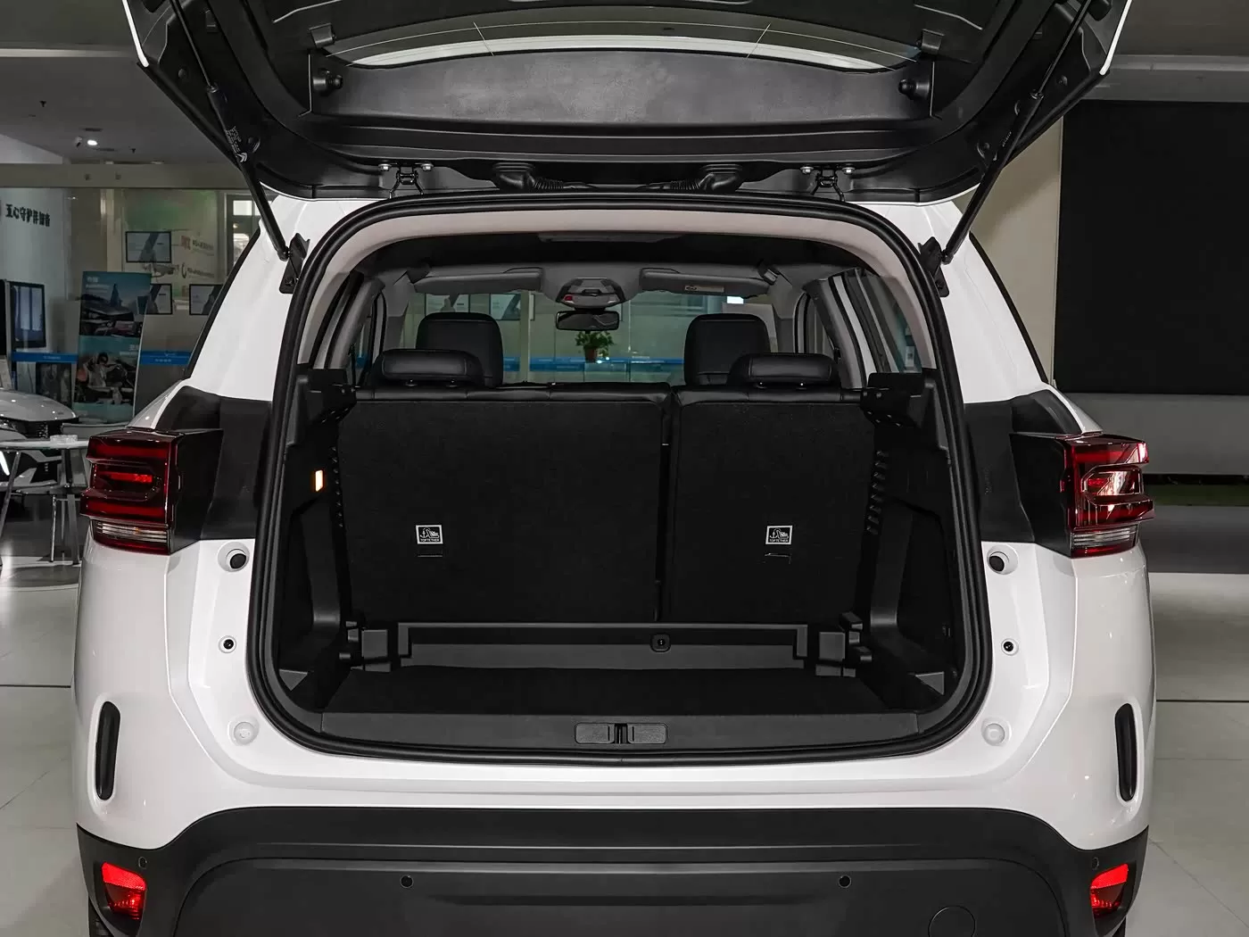 سيارة سيتروين C5 Aircross موديل 2026 بتحديثات خارجية، قوة محركها 360 حصانًا، سيارة مستعملة – شركة Silu Auto Export