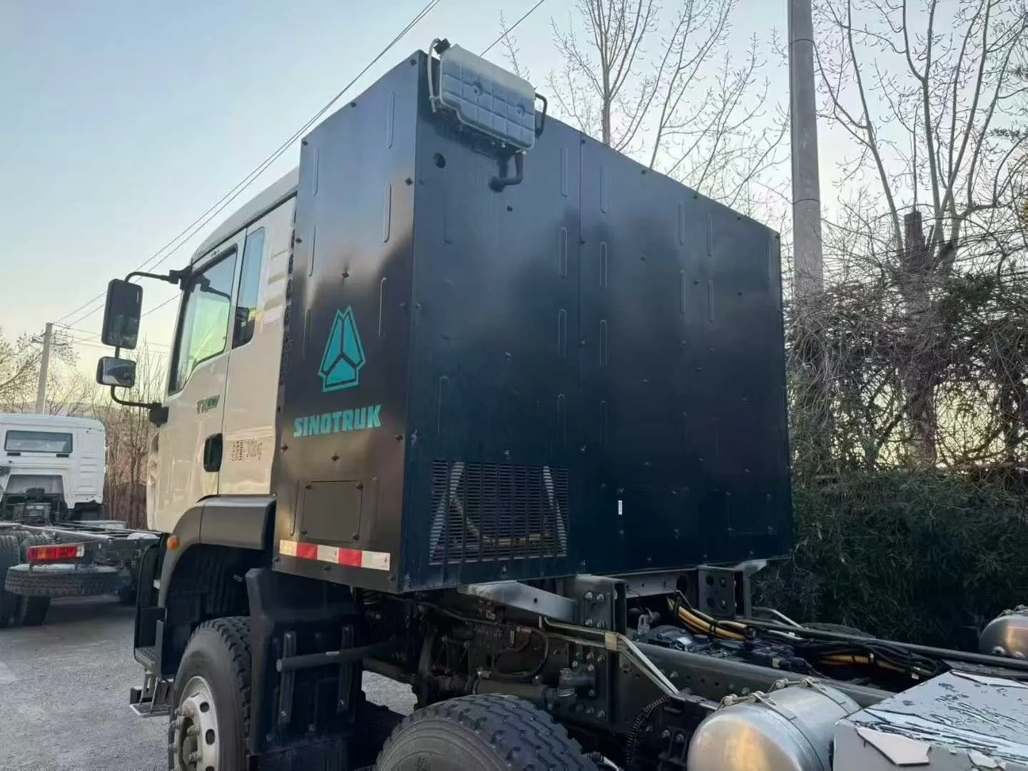 شاحنة جرار Sinotruk Howo TX 6×4 شاحنة مستعملة للبيع في الصين