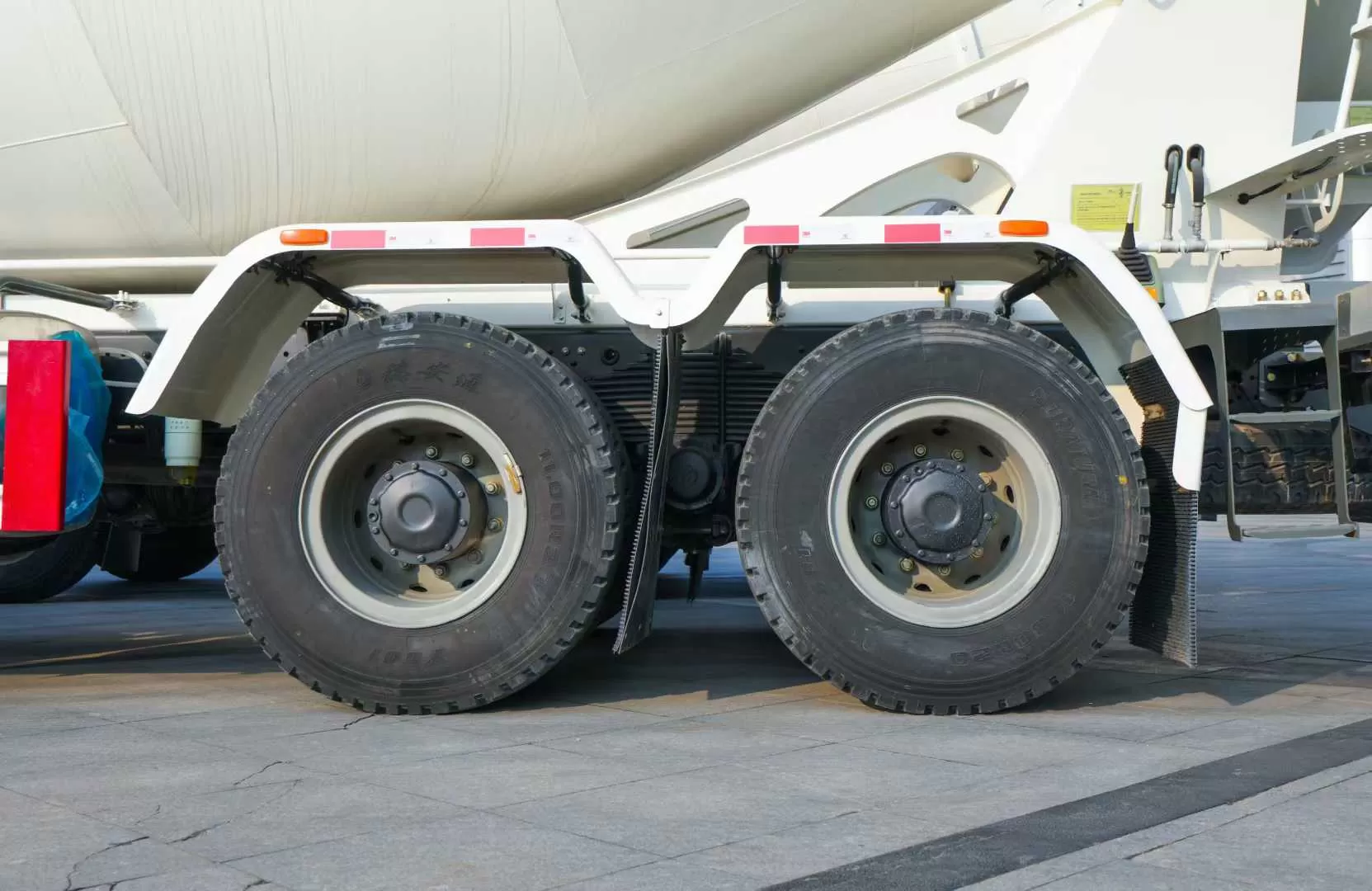 هيكل Howo + شاحنة خلط الخرسانة 8 × 4 للصناعة الثقيلة مركبة مستعملة عالية الجودة