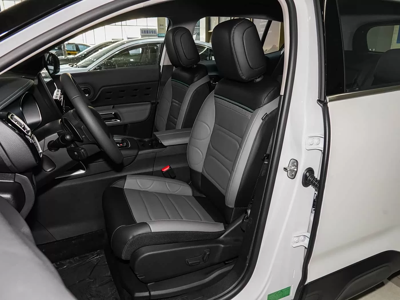 سيارة سيتروين C5 Aircross موديل 2026 بتحديثات خارجية، قوة محركها 360 حصانًا، سيارة مستعملة – شركة Silu Auto Export